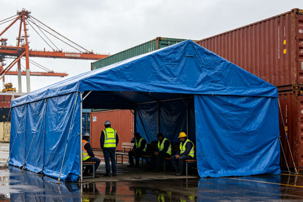 PVC Tarpaulin Rest Shelter Solution for Rain and Sun Protection for Port Workers PVC Tarpaulin Rest Shelter Solution for Rain and Sun Protection for Port Workers
