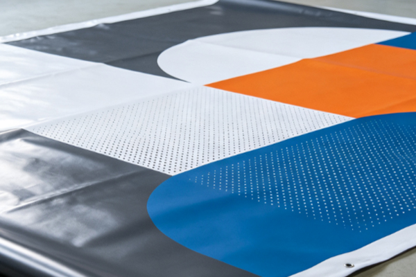How Can Tarpaulin Printing Ensure Accurate Colors
